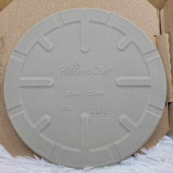 Pampered Chef Personal Size Round Stone-NIP - Picture 5 of 6